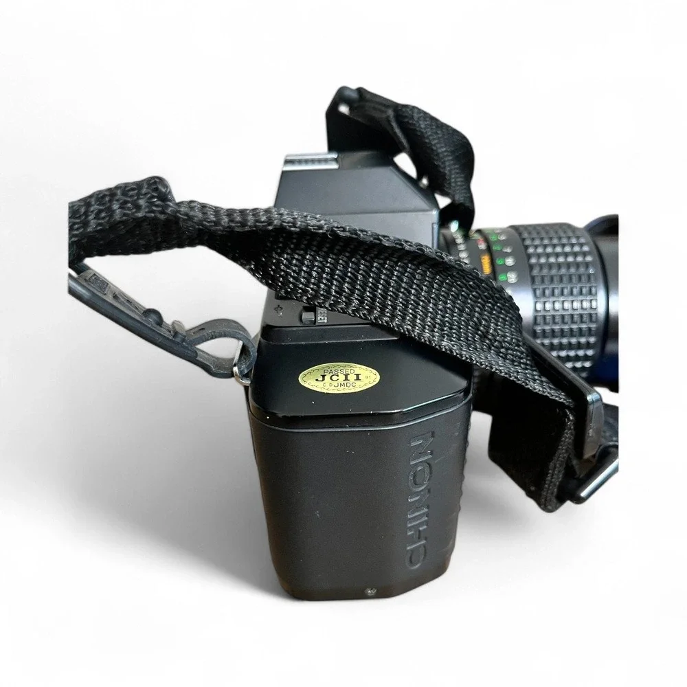 Chinon CP-7m Multi Program SLR Camera with Ozunon Lens, Flash,‎ Bag, Manual
